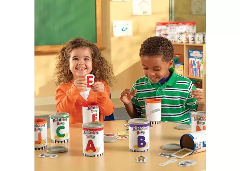 картинка Развивающая игрушка "Суп из английского алфавита" (26 элементов) от магазина снабжение школ