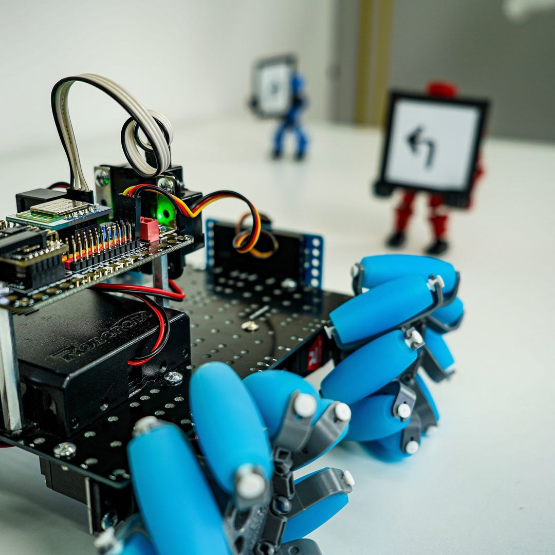 картинка Robo kit DIYGO Мобильный робот с колесами всенаправленного движения от магазина снабжение школ