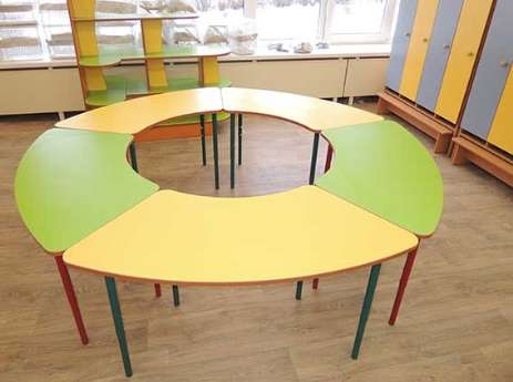 картинка Модуль игровой СМР-5М из 5-ти столов регулируемых по высоте (СМР-5) от магазина снабжение школ